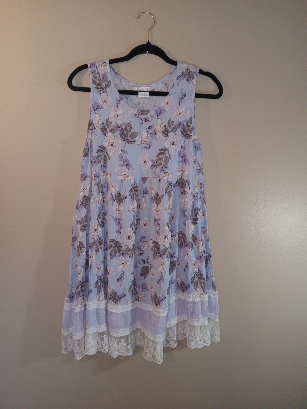 Sleeveless Lavender Floral Mini Dress with Lace Trim